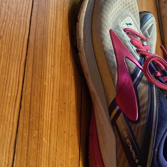 Brooks Running shoes - Picture 2 of 2